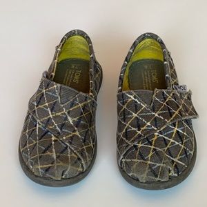 TOMS plaid unique toddler shoe